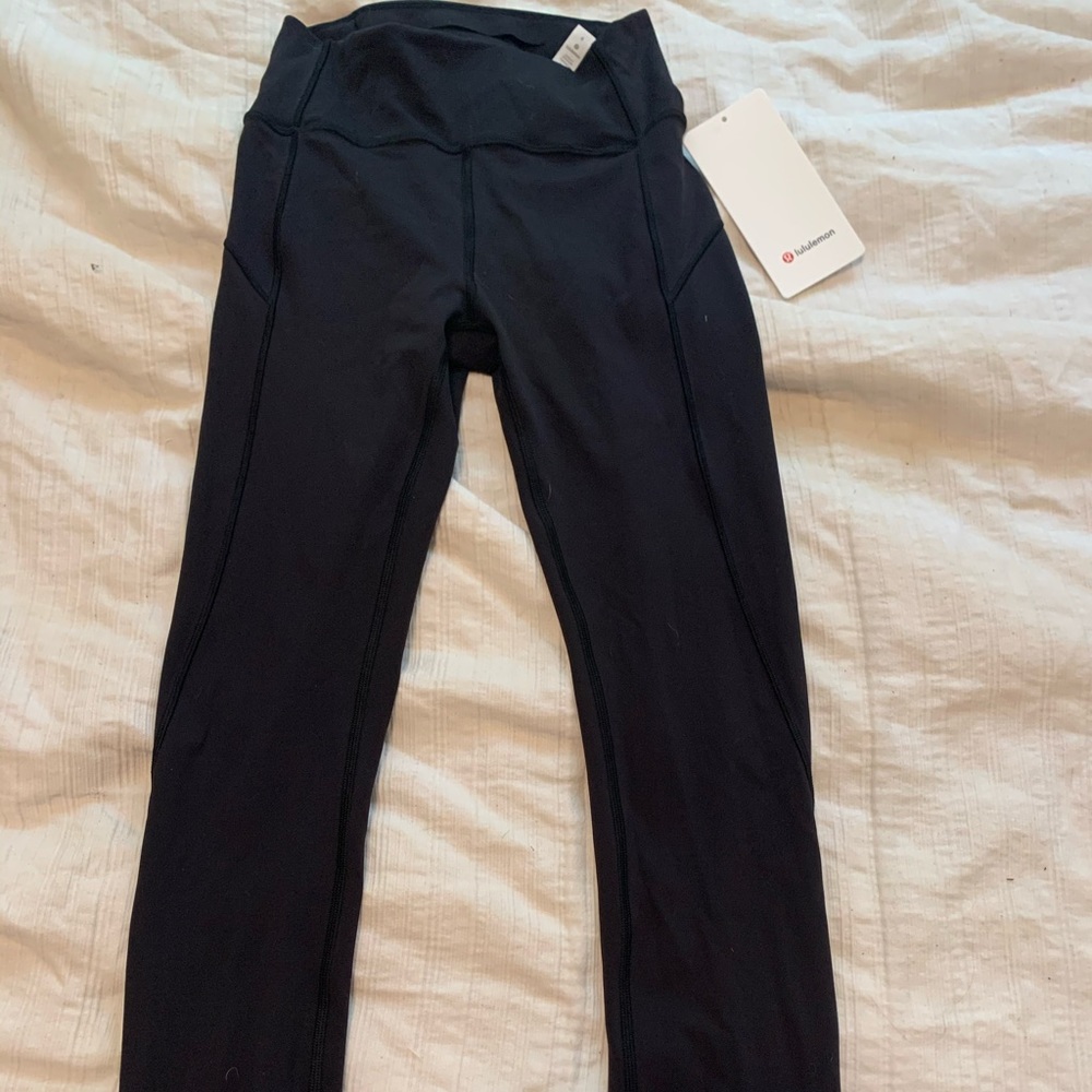 Lululemon in movement tight 28” leggings
